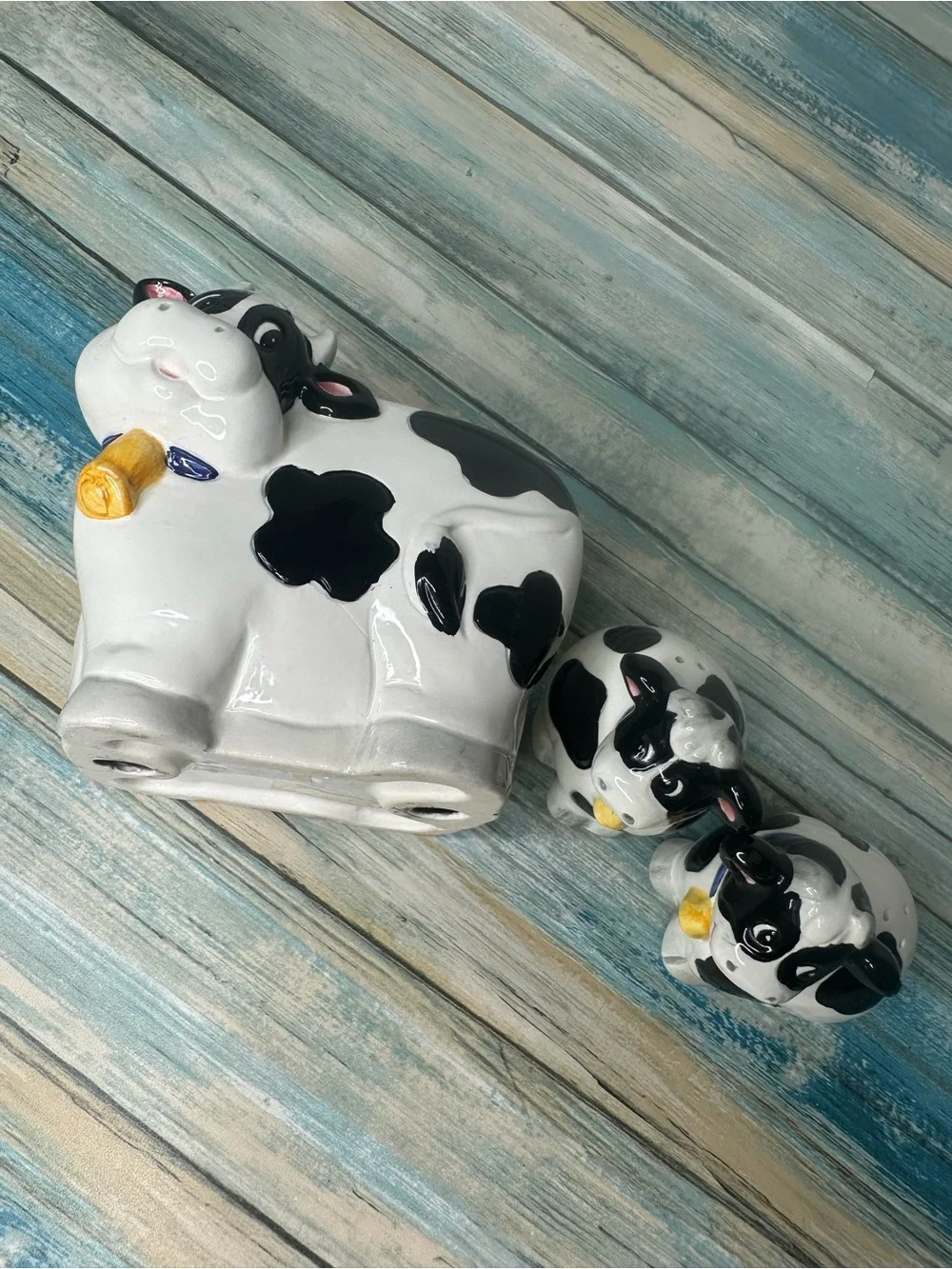 Ceramic Cow Salt and Pepper Shaker Set - White and Black